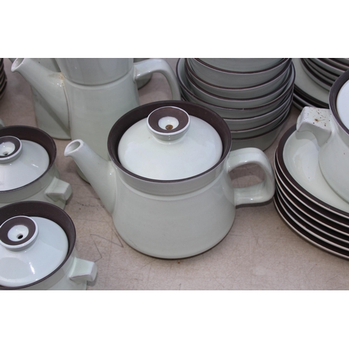 385 - LARGE QUANTITY OF DENBY DINNER SERVICE