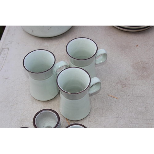 385 - LARGE QUANTITY OF DENBY DINNER SERVICE