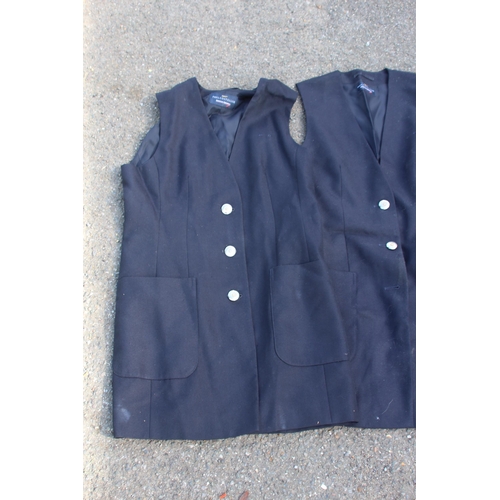 652 - QUANTITY OF VINTAGE BRITISH AIRWAY PAUL COSTELLO UNIFORM