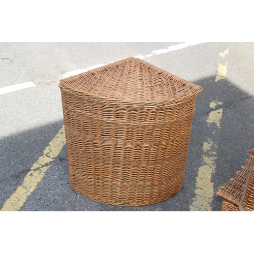 660 - LARGE QUANTITY OF WICKER INCLUDING FORTNUM AND MASON HAMPER BASKET x9
67 X 45 X 65CM