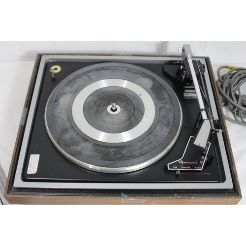 800 - GARRARD TURNTABLE R925