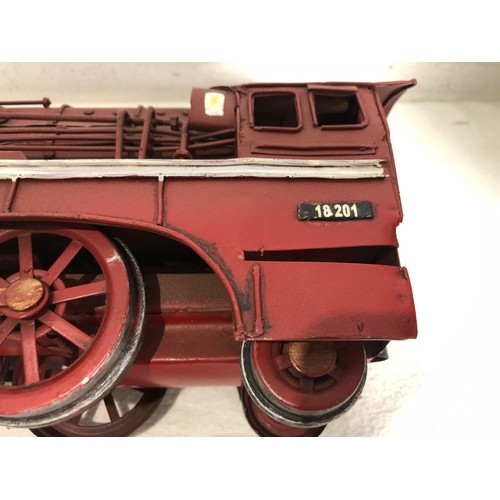 665A - VINTAGE TIN TRAIN
37 x 15cm