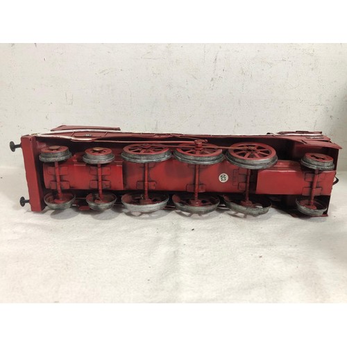 665A - VINTAGE TIN TRAIN
37 x 15cm