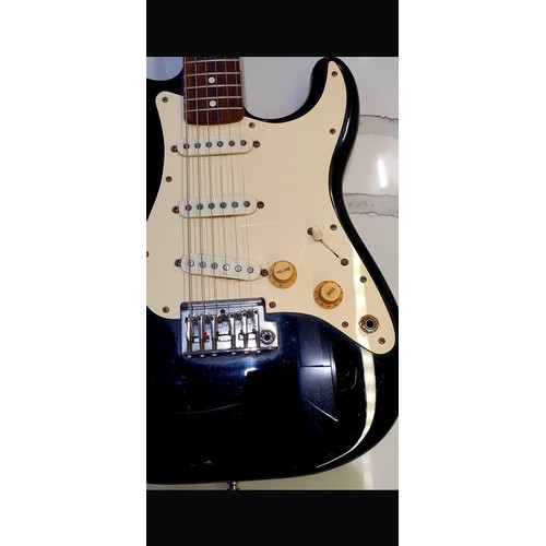 763A - FENDER STRATOCASTER DAN SMITH 1980-1983 GUITAR