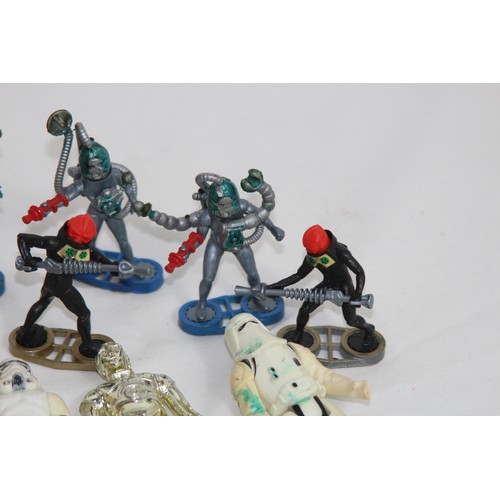 582 - QUANTITY OF STAR WARS AND SPACE FIGURES