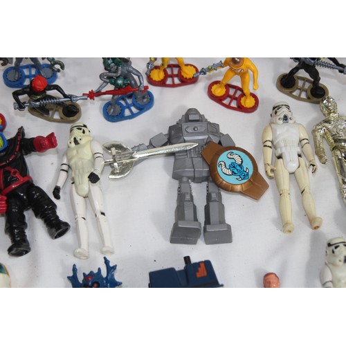 582 - QUANTITY OF STAR WARS AND SPACE FIGURES