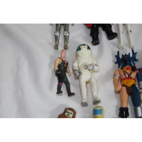 582 - QUANTITY OF STAR WARS AND SPACE FIGURES