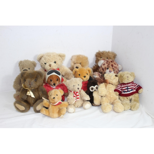 590 - QUANTITY OF TEDDY BEARS