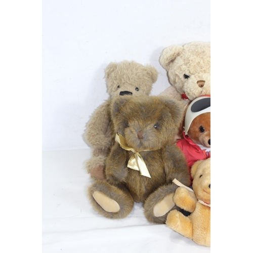 590 - QUANTITY OF TEDDY BEARS