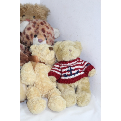 590 - QUANTITY OF TEDDY BEARS