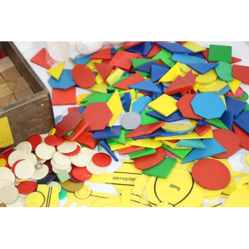 594 - QUANTITY OF CHILDRENS TOY BRICKS ETC