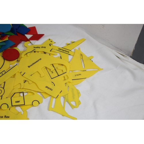 594 - QUANTITY OF CHILDRENS TOY BRICKS ETC