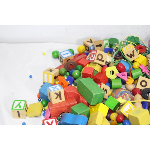 594 - QUANTITY OF CHILDRENS TOY BRICKS ETC