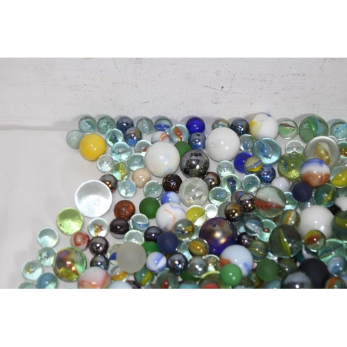 598 - LARGE QUANTITY OF MARBLES