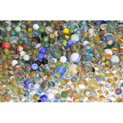 598 - LARGE QUANTITY OF MARBLES