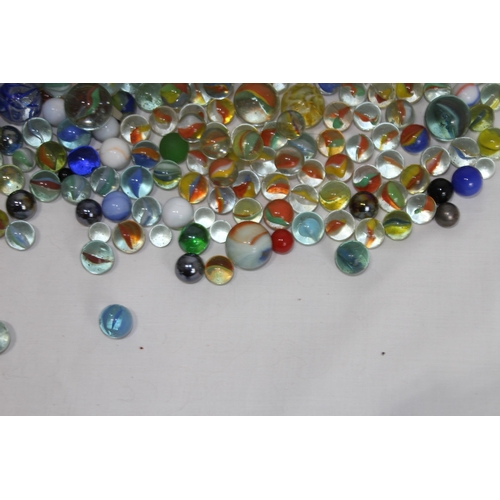 598 - LARGE QUANTITY OF MARBLES