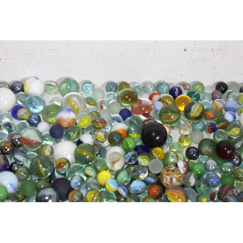 598 - LARGE QUANTITY OF MARBLES
