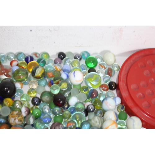598 - LARGE QUANTITY OF MARBLES