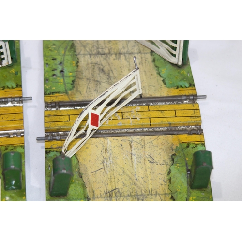 599 - QUANTITY OF VINTAGE METAL RAILWAY BUILDINGS ETC
