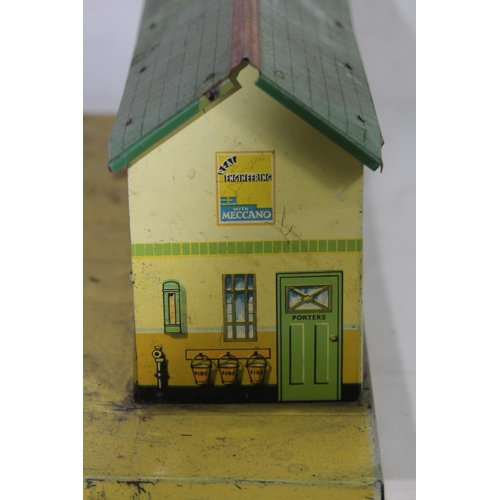 599 - QUANTITY OF VINTAGE METAL RAILWAY BUILDINGS ETC