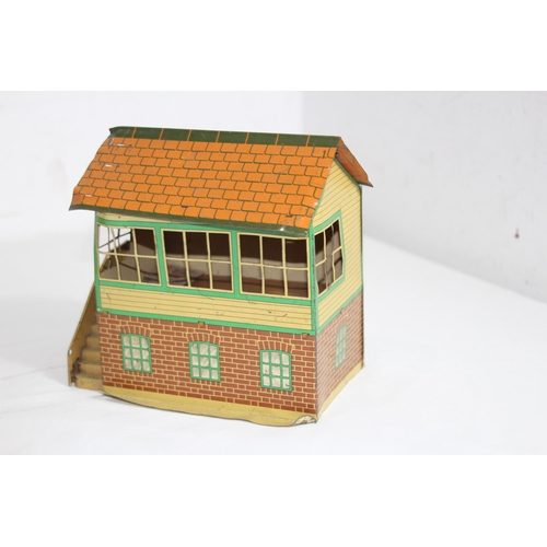 599 - QUANTITY OF VINTAGE METAL RAILWAY BUILDINGS ETC