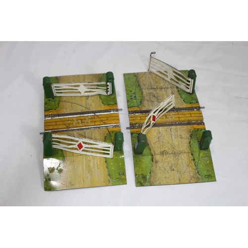 599 - QUANTITY OF VINTAGE METAL RAILWAY BUILDINGS ETC