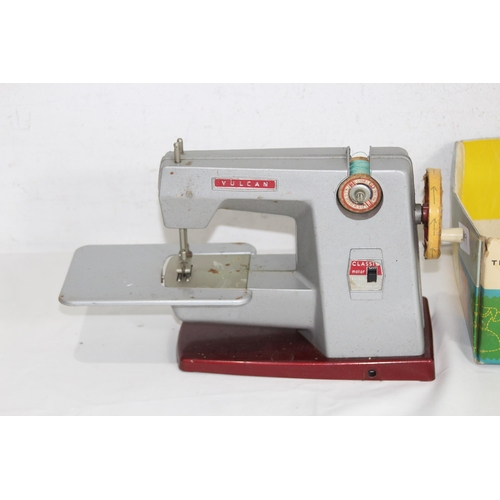601 - CHILDS VULCAN SEWING MACHINE