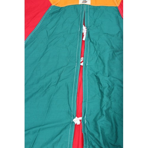 586 - VINTAGE CHILDS PLAY TENT
103CM