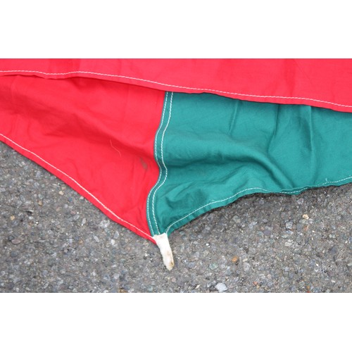 586 - VINTAGE CHILDS PLAY TENT
103CM