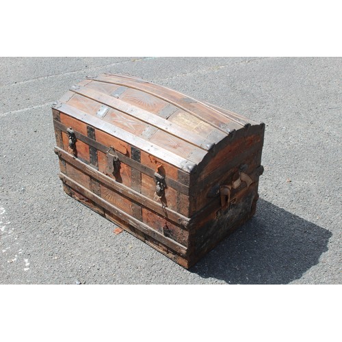 22 - VINTAGE  DOPNE TOPED CHEST
77 X 45 X 60CM