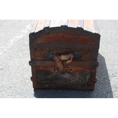 22 - VINTAGE  DOPNE TOPED CHEST
77 X 45 X 60CM