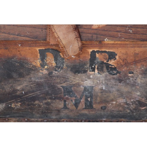 22 - VINTAGE  DOPNE TOPED CHEST
77 X 45 X 60CM