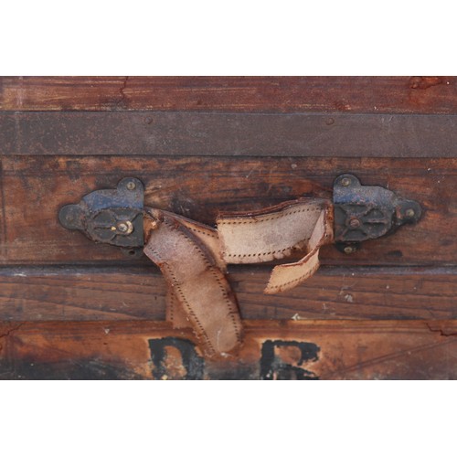 22 - VINTAGE  DOPNE TOPED CHEST
77 X 45 X 60CM