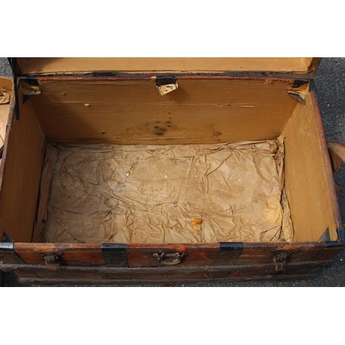 22 - VINTAGE  DOPNE TOPED CHEST
77 X 45 X 60CM