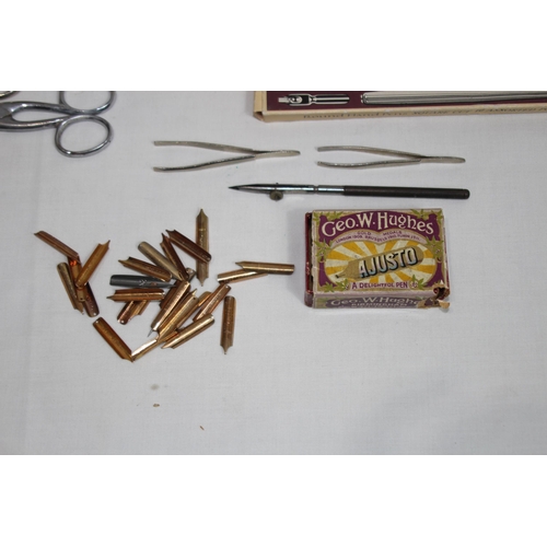 422 - BOX OF MISCELLANEOUS
30 X 17 X 13CM