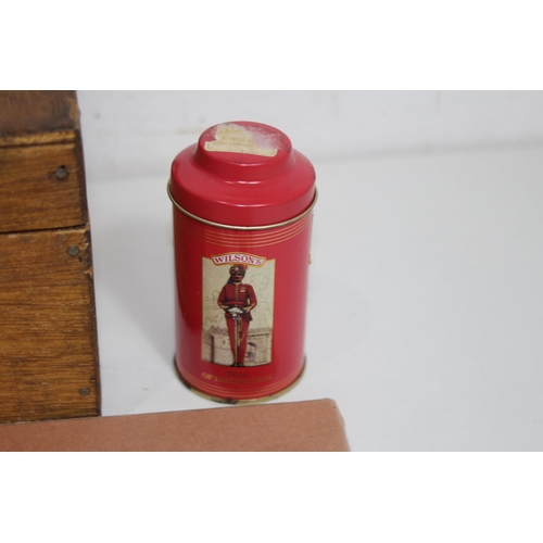 422 - BOX OF MISCELLANEOUS
30 X 17 X 13CM