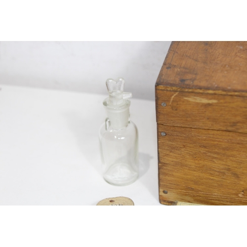 422 - BOX OF MISCELLANEOUS
30 X 17 X 13CM