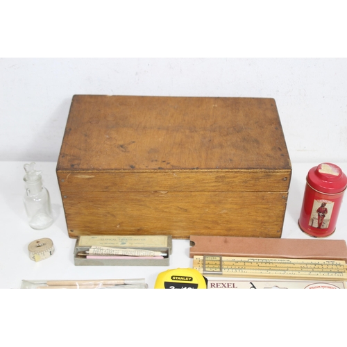 422 - BOX OF MISCELLANEOUS
30 X 17 X 13CM