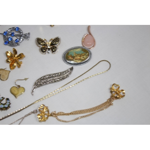 423 - BOX OF COSTUME JEWELLERY INCLUDING SILVER