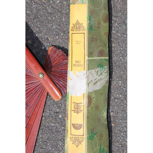 424 - LARGE ORIENTAL FAN
147 X 90CM