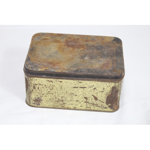 426 - VINTAGE PRIMUS STOVE