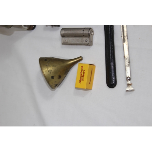 431 - QUANTITY OF VINTAGE SMOKING ITEMS