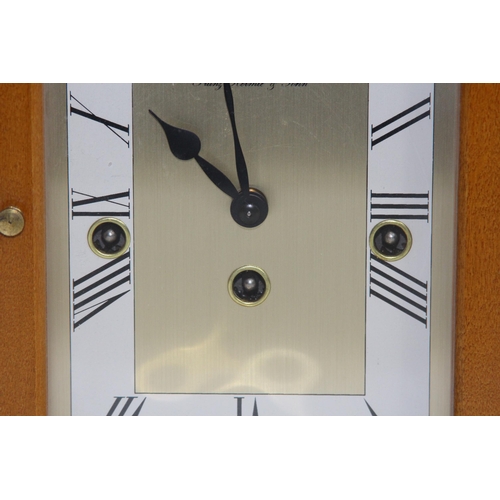 432 - GOOD FRANZ HEMLE CLOCK
22 X 29CM