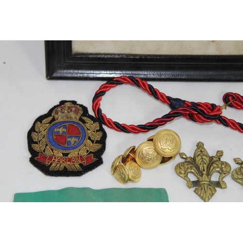 761 - QUANTITY OF MILITARY ITEMS INCLUDING CITATION, BADGES, BUTTONS ETC