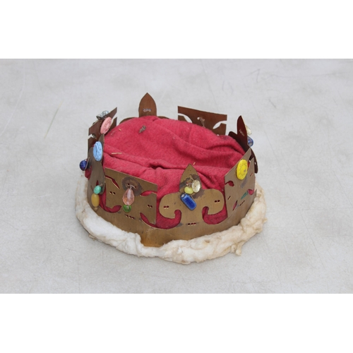 763 - 2 X RENACTMENT CROWNS AND SWORDS