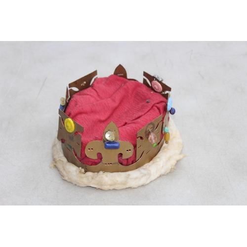 763 - 2 X RENACTMENT CROWNS AND SWORDS