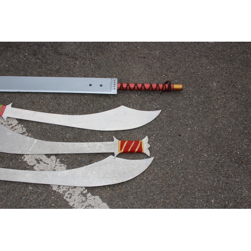 763 - 2 X RENACTMENT CROWNS AND SWORDS