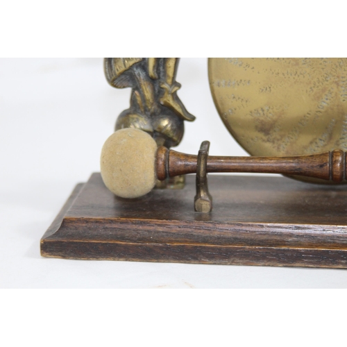 439 - VINTAGE GONG
28 X 18CM