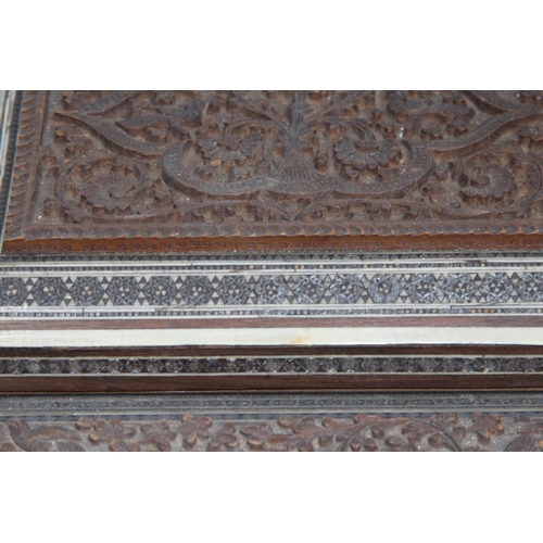 442 - GOOD BOX OF TREEN