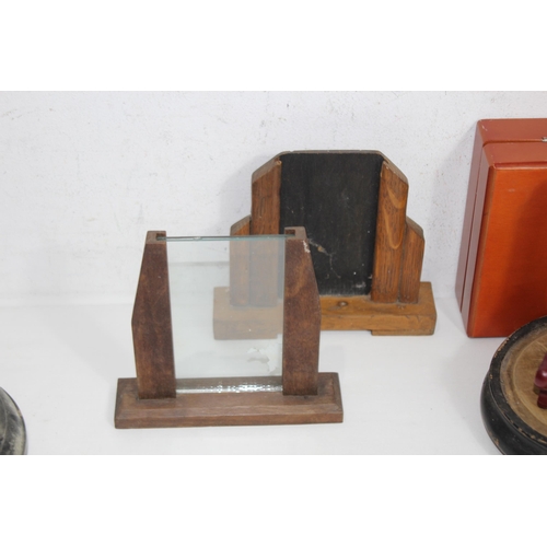 442 - GOOD BOX OF TREEN